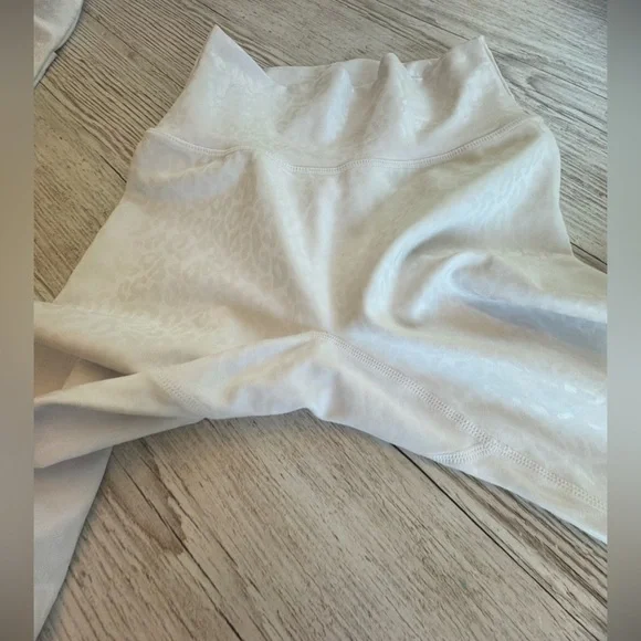 Buffbunny Leggings Shiny White Leopard High Waist Full Length XS - Picture 3 of 11